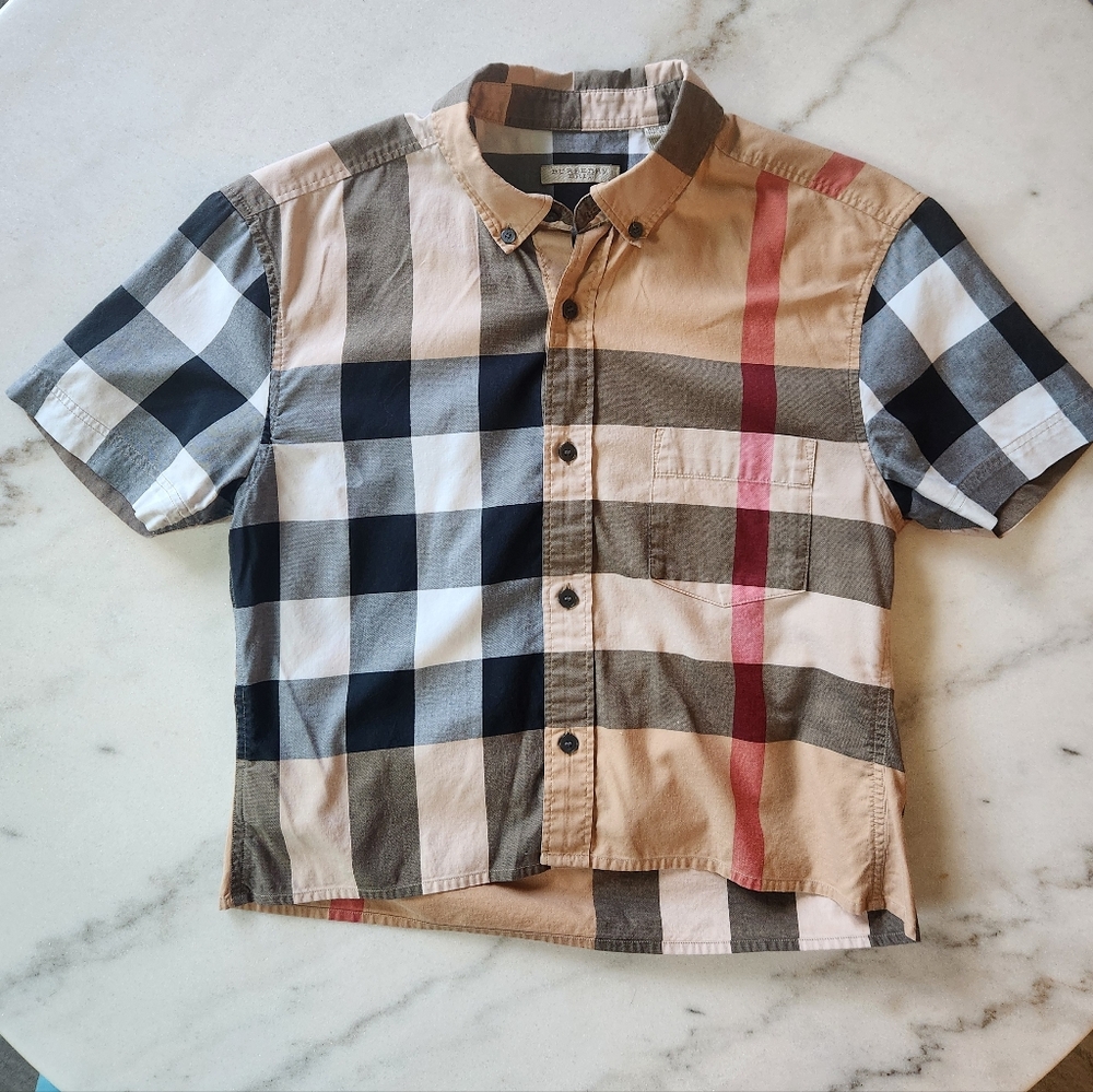 SOLD 🤎 Burberry Brit plaid short sleeve button down shirt Size Small